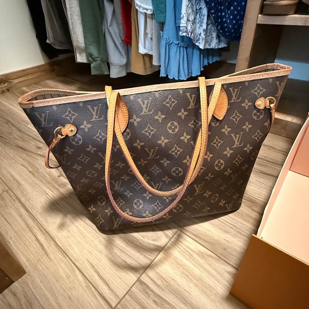 ✨Louis Vuitton Neverfull Monogram Tote Bag - Picture 2 of 12